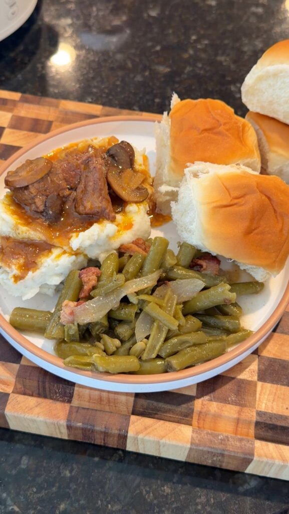 Crockpot Salisbury Steak Tips with Mashed Potatoes & Green Beans